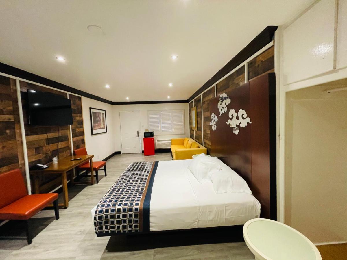 Casa Blanca Inn & Suites 위티어 외부 사진