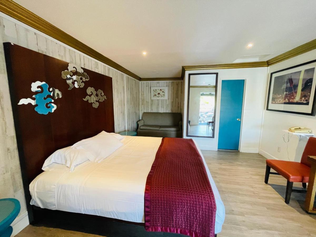 Casa Blanca Inn & Suites 위티어 외부 사진