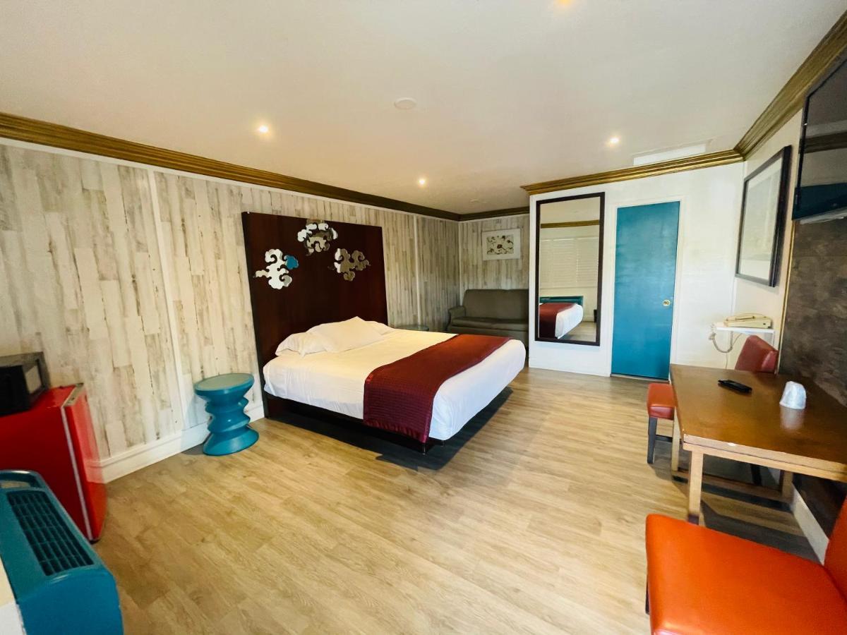 Casa Blanca Inn & Suites 위티어 외부 사진