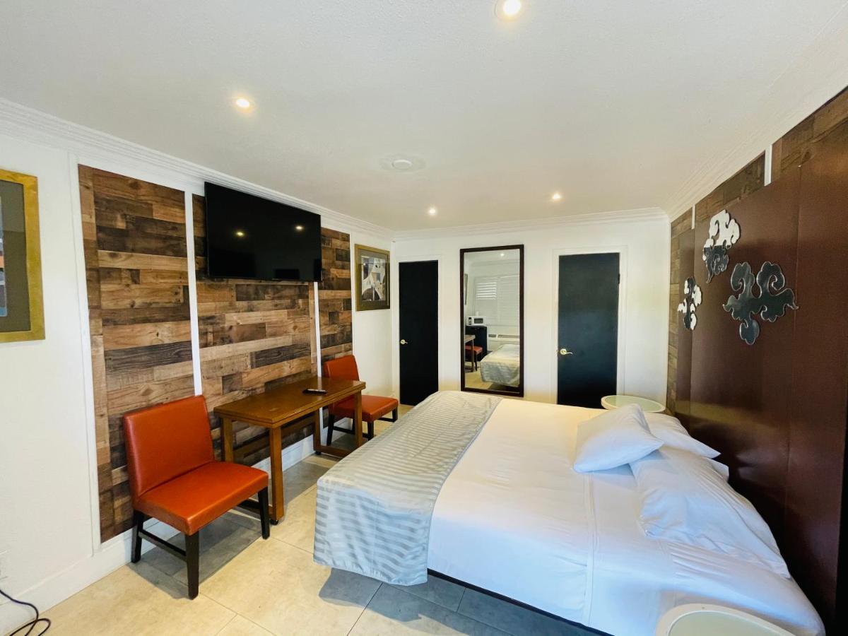 Casa Blanca Inn & Suites 위티어 외부 사진