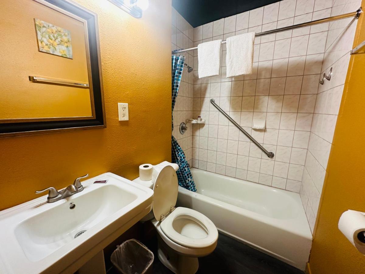 Casa Blanca Inn & Suites 위티어 외부 사진