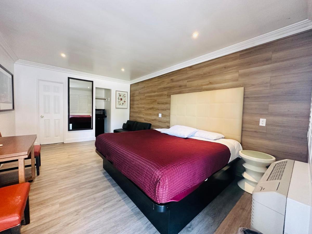 Casa Blanca Inn & Suites 위티어 외부 사진