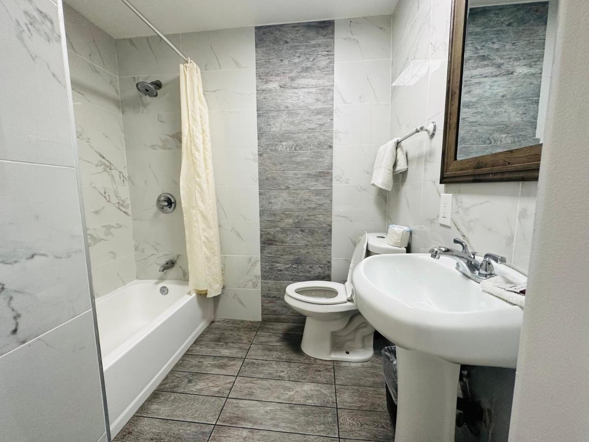 Casa Blanca Inn & Suites 위티어 외부 사진