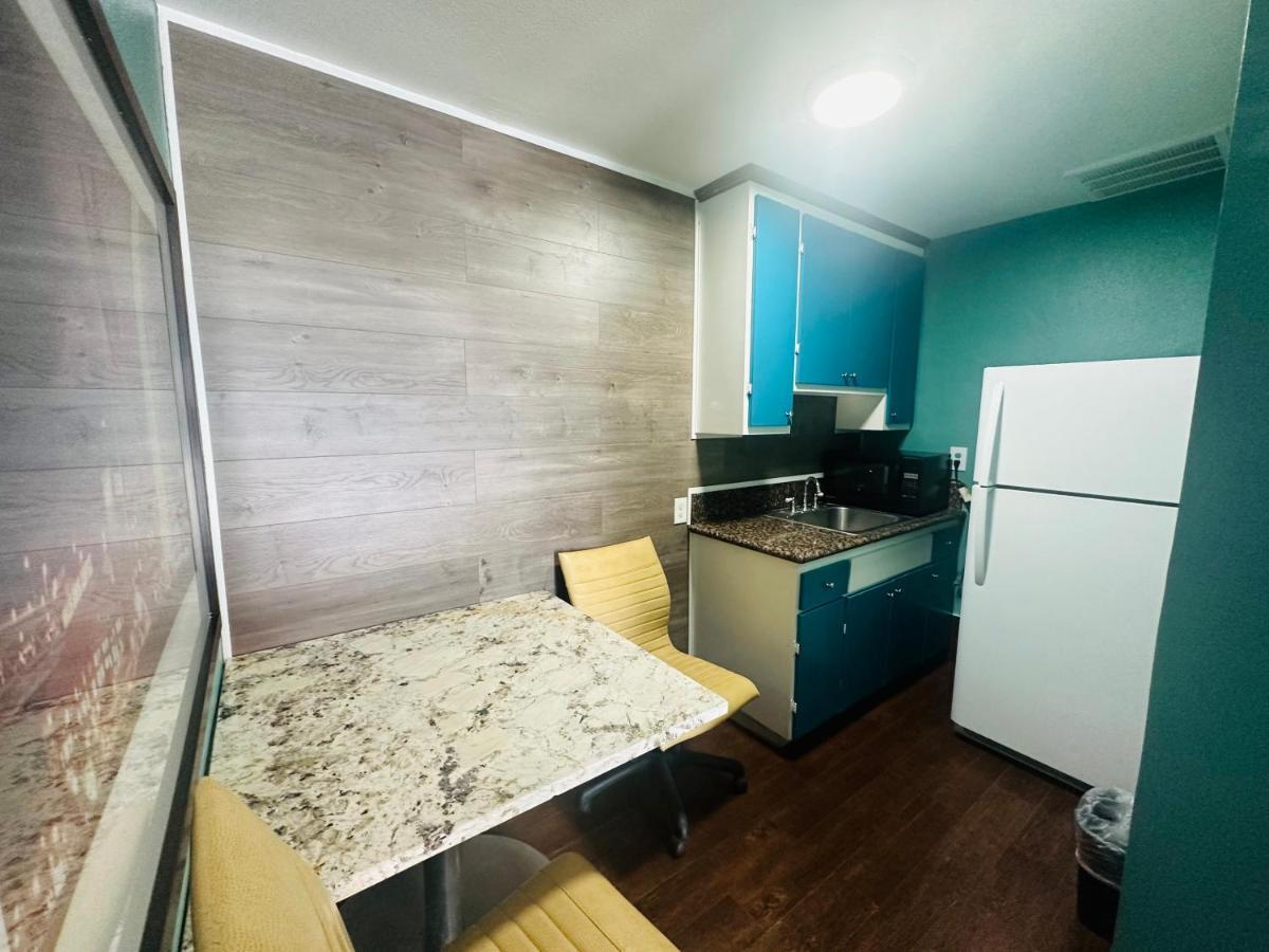 Casa Blanca Inn & Suites 위티어 외부 사진