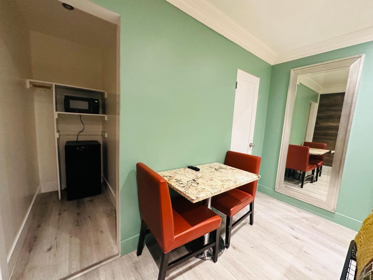 Casa Blanca Inn & Suites 위티어 외부 사진