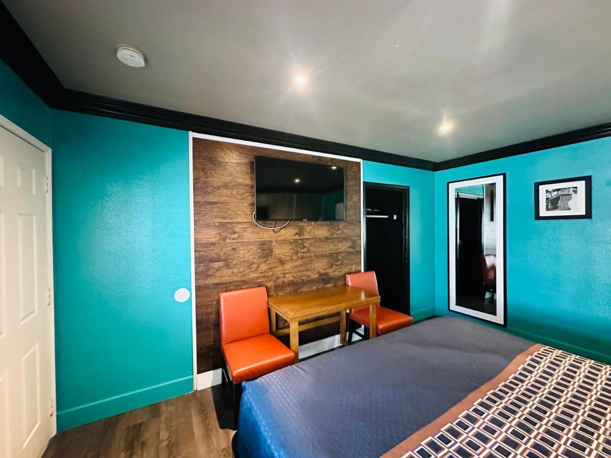 Casa Blanca Inn & Suites 위티어 외부 사진