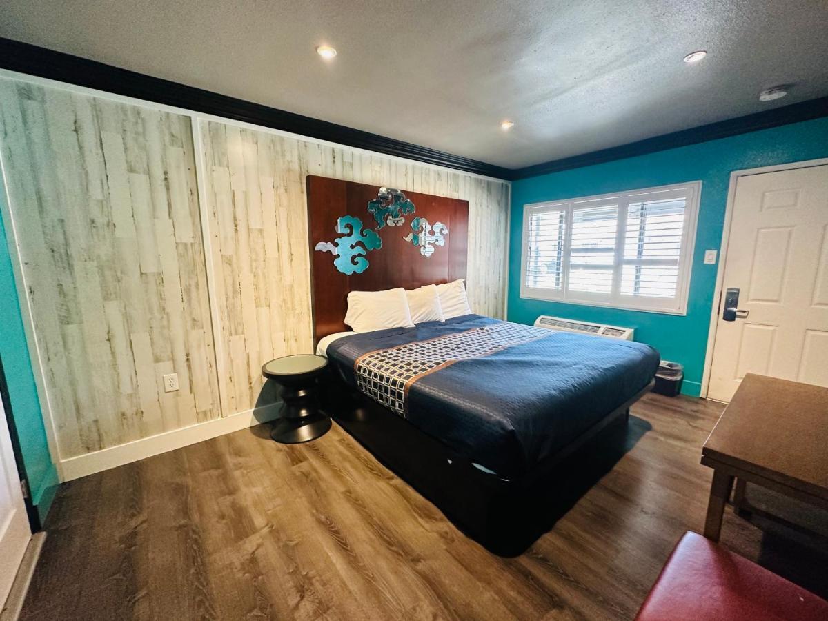 Casa Blanca Inn & Suites 위티어 외부 사진